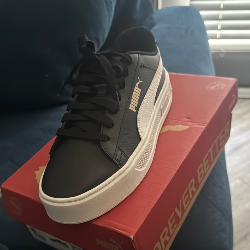 Brand New Puma Smash Platform V3 Women’s Shoes - Black and White and Gold